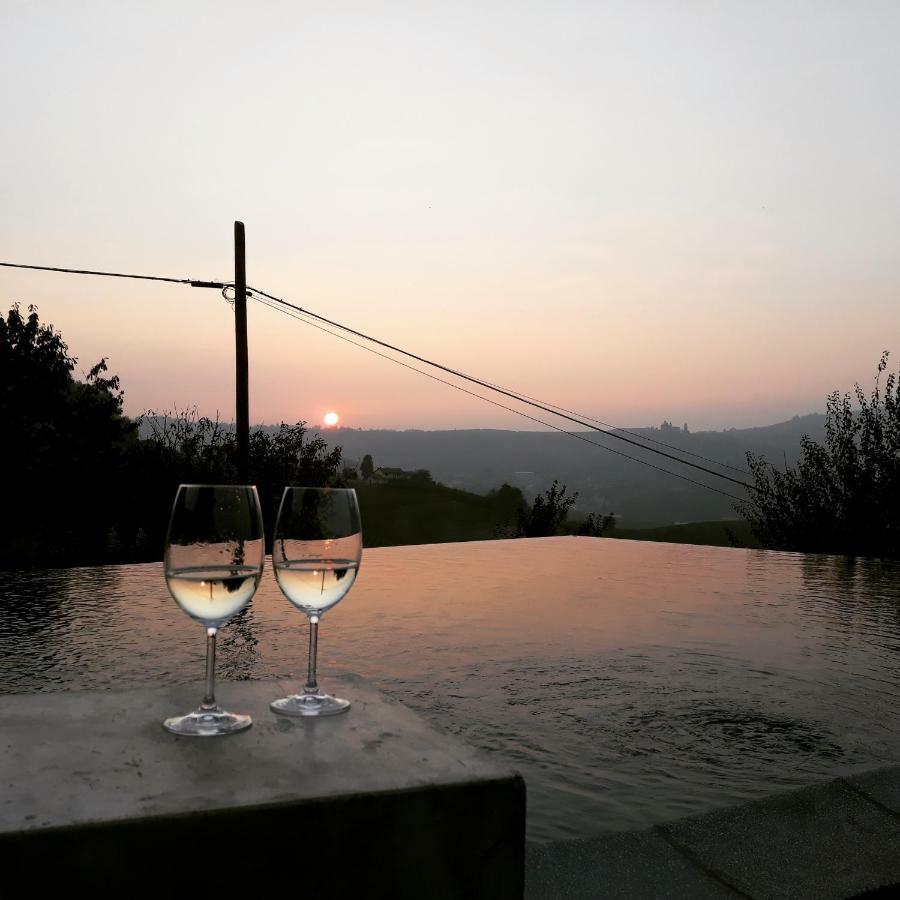 蒙福特达尔巴 Cascina Roella旅馆 外观 照片